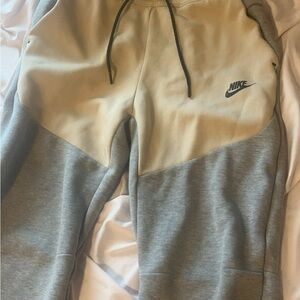 nike tech fleece joggers ( grey/black )